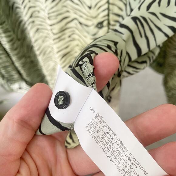 Zara Satin Oversized Animal Print Button Down Top - Picture 6 of 8